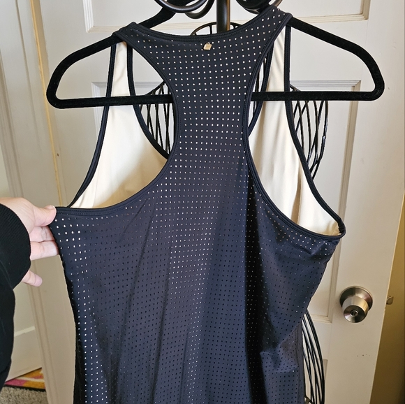 Touch Down - Picture 7 of 8